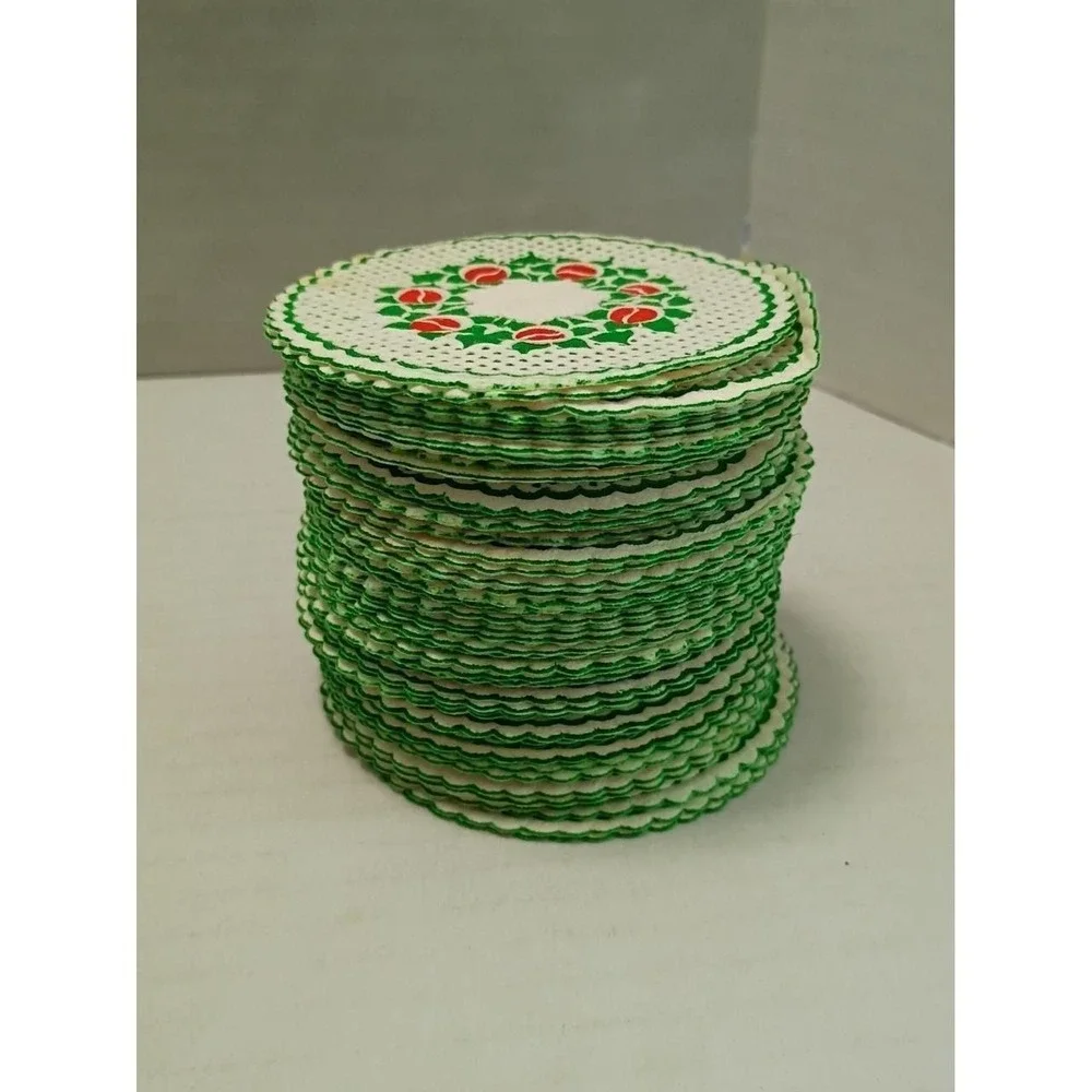Vtg Retro Holiday / Christmas Tin with 70 Delicate Paper Coasters from 1985